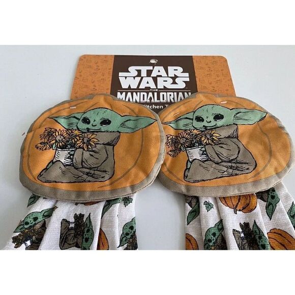 Set Of 2 Disney Baby Yoda Grogu Pumpkin Fall Autumn Kitchen Hanging Towels NEW - Picture 2 of 11